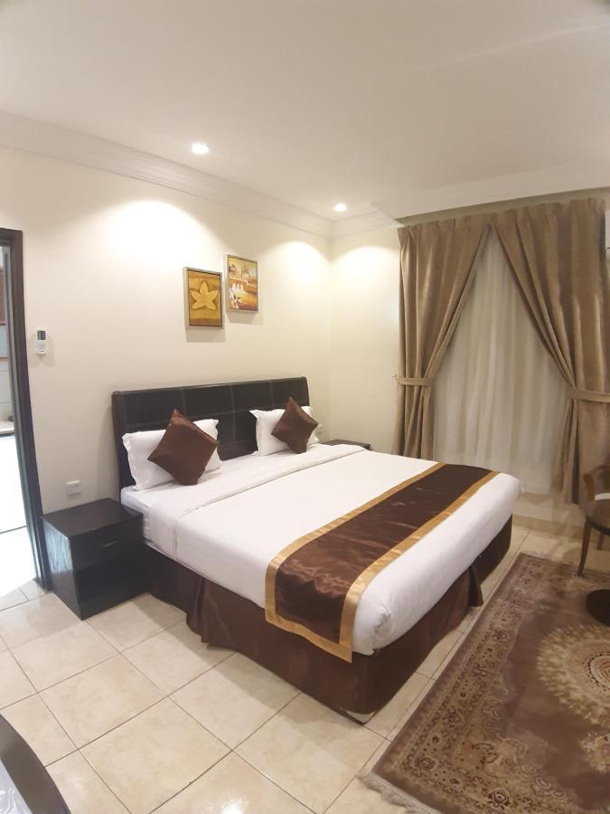 タブーク Al Rawda Furnished Unitsアパートホテル エクステリア 写真