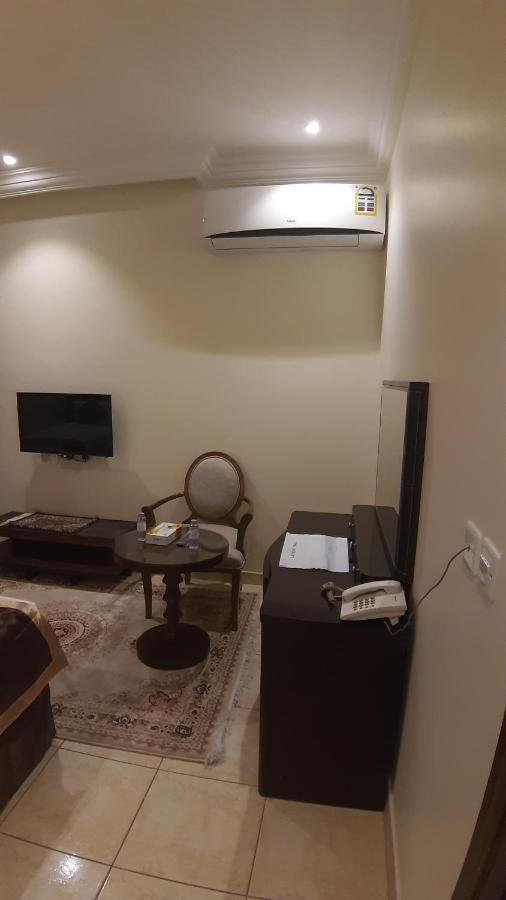 タブーク Al Rawda Furnished Unitsアパートホテル エクステリア 写真