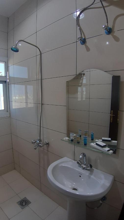タブーク Al Rawda Furnished Unitsアパートホテル エクステリア 写真